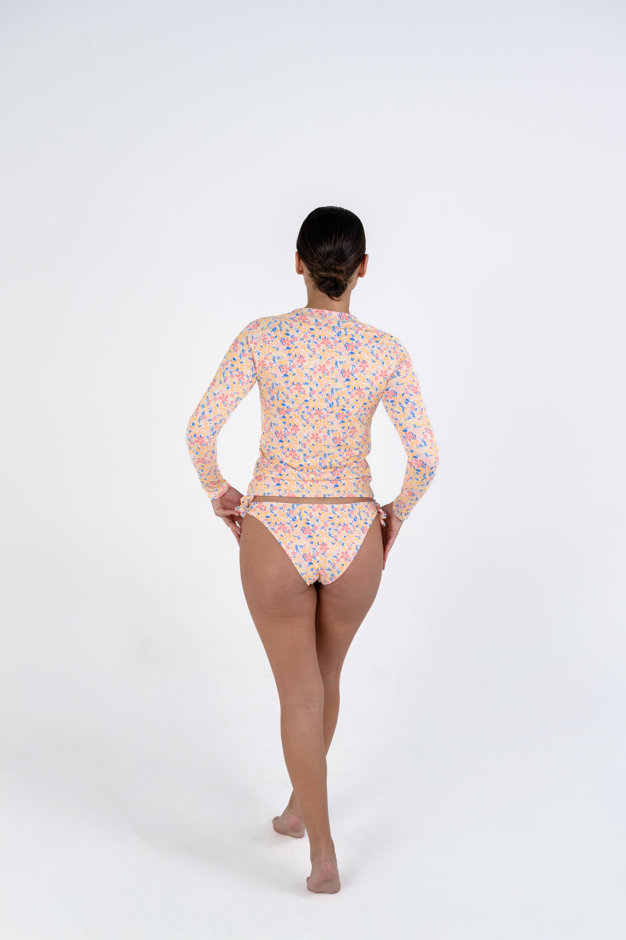 Woman's Set Long Sleeve Swimsuit